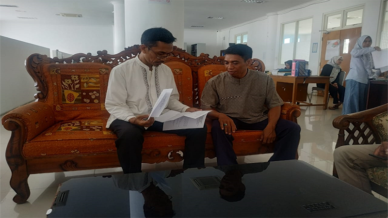 Ketua Demisioner Forum PPPK Lombok Tengah, Dayat berkoordinasi dengan Sekretariat DPRD Lombok Tengah terkait rencana hearing Forum Calon PPPK dengan legislative setempat.